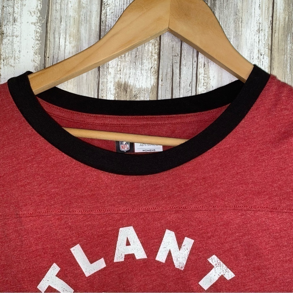 NWT NFL Atlanta Falcons Logo Tee Women’s Small Red Graphic Football Shirt - Picture 4 of 6